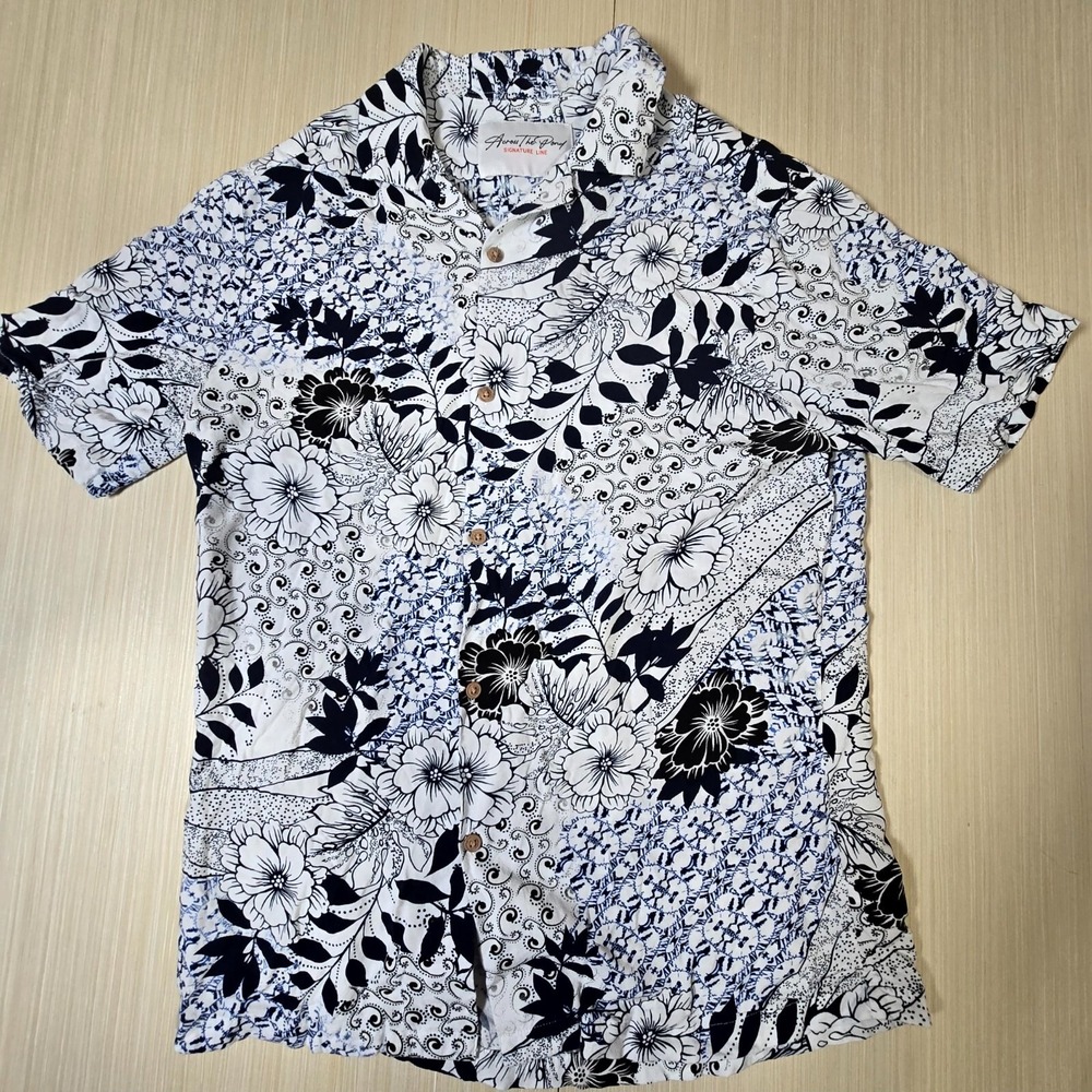 Across The Pond Shirt Men Large White Black Floral Casual Short Sleeve Button Up